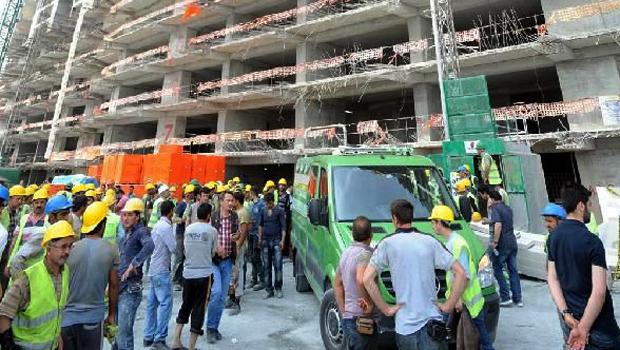 İnşaat işçisi Hakan Tek'in öldüğü esnada bakanlık müfettişleri şantiyede teftişteydi İnşaat işçisi Hakan Tek'in öldüğü esnada bakanlık müfettişleri şantiyede teftişteydi