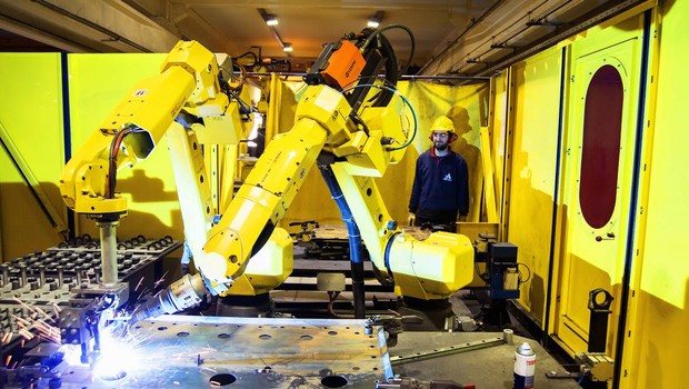 İş kazalarını engelleyen robot İş kazalarını engelleyen robot