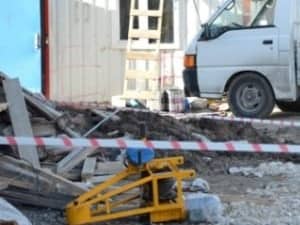 İşçinin kafasına asansör düştü!