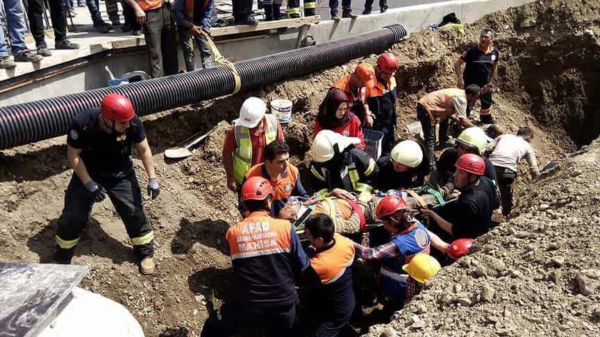 Manisa'da hastane inşaatında göçük: 3 yaralı